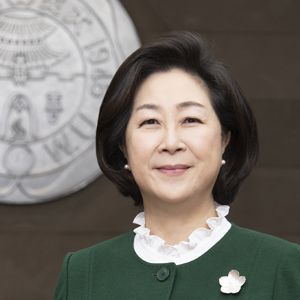 President Eun Mee Kim web